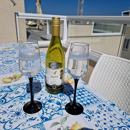 شقة Sea View New Penthouse Terrace & Garage Parking خليج سانت بول المظهر الخارجي الصورة