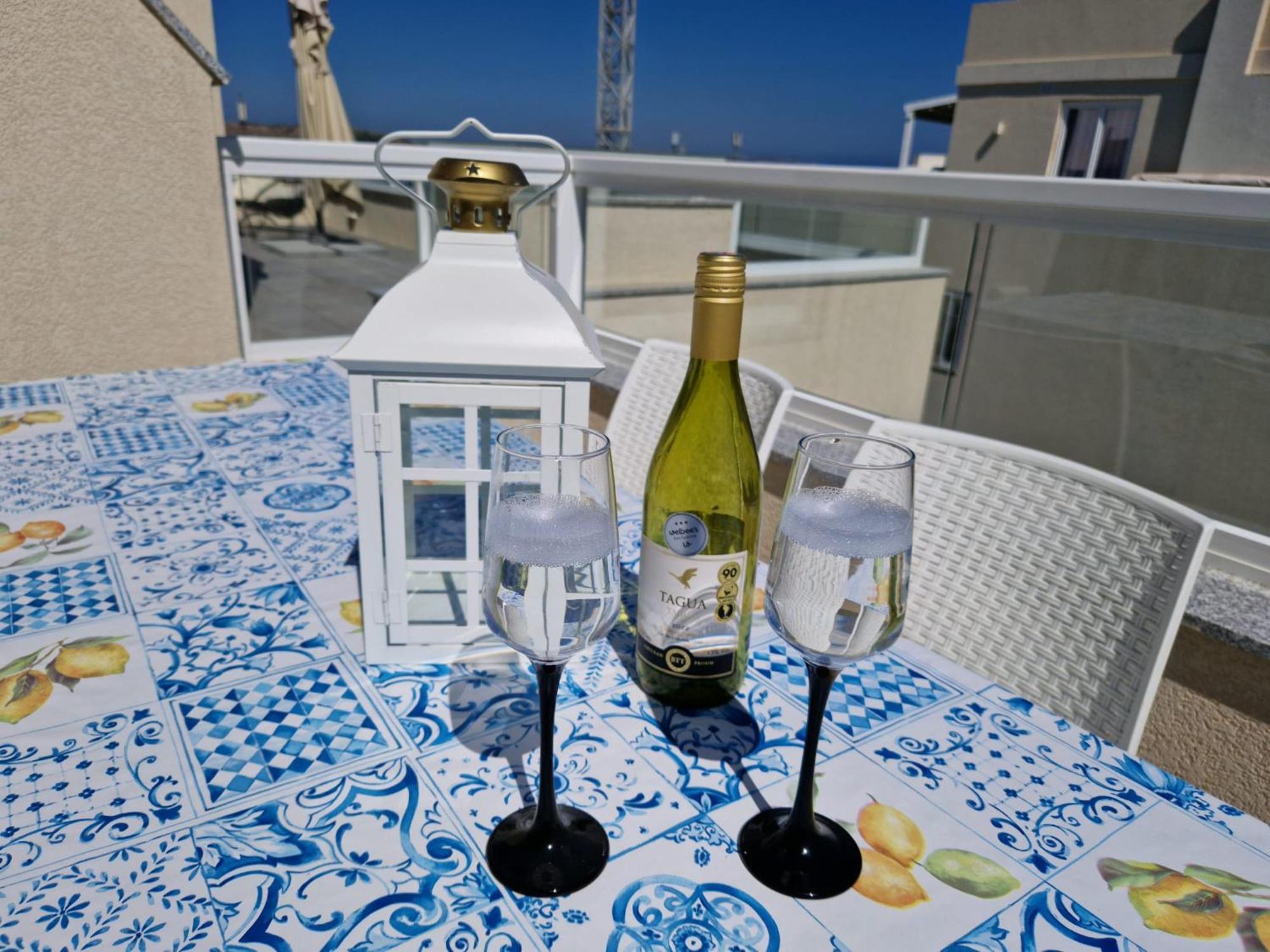 شقة Sea View New Penthouse Terrace & Garage Parking خليج سانت بول المظهر الخارجي الصورة