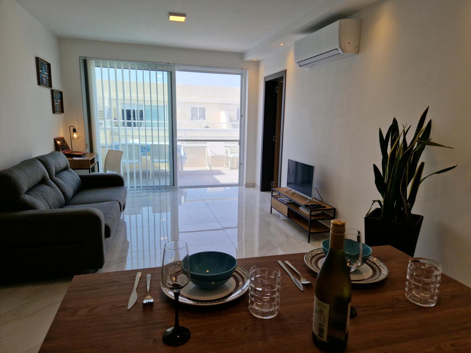 شقة Sea View New Penthouse Terrace & Garage Parking خليج سانت بول المظهر الخارجي الصورة