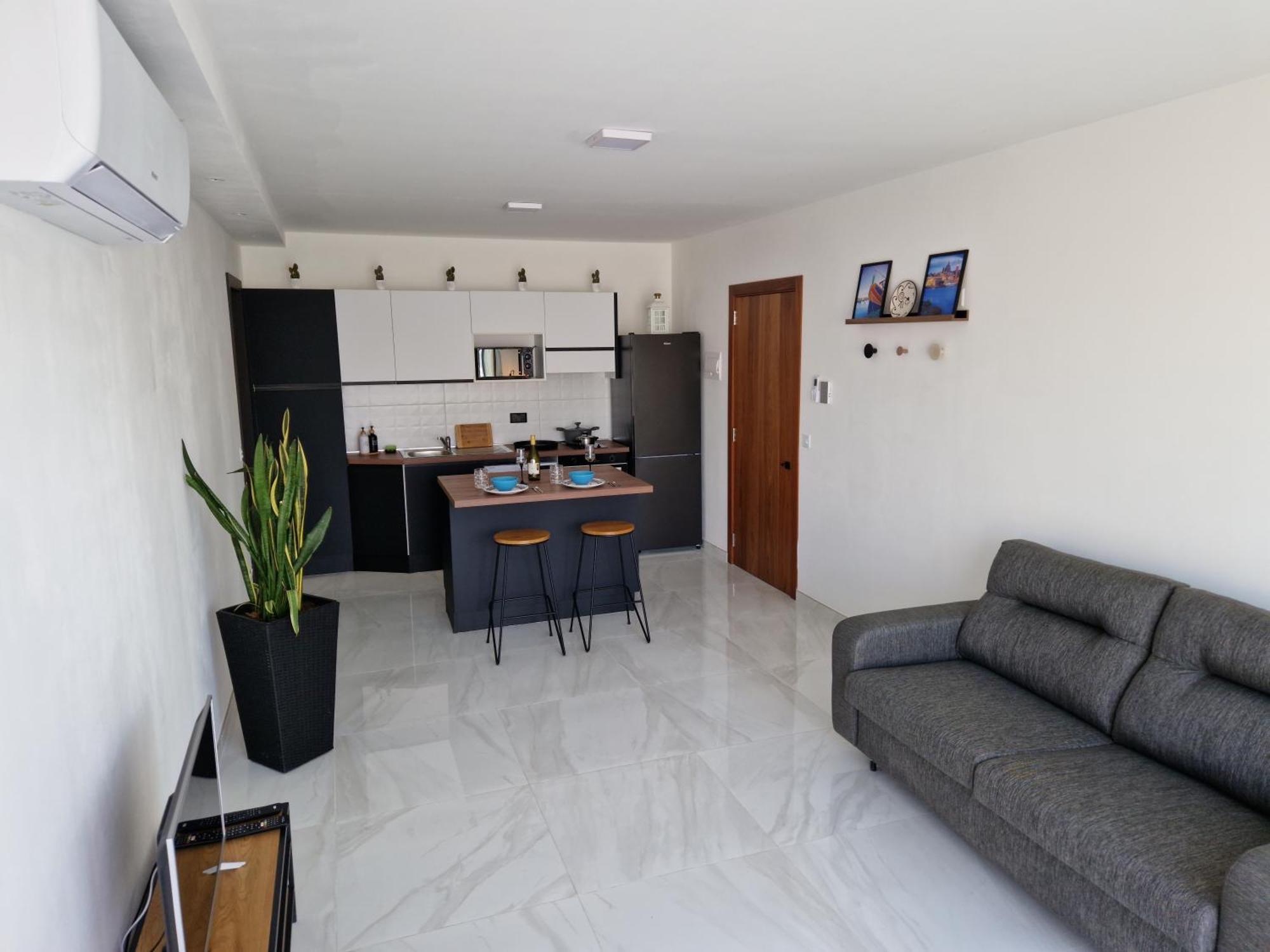 شقة Sea View New Penthouse Terrace & Garage Parking خليج سانت بول المظهر الخارجي الصورة