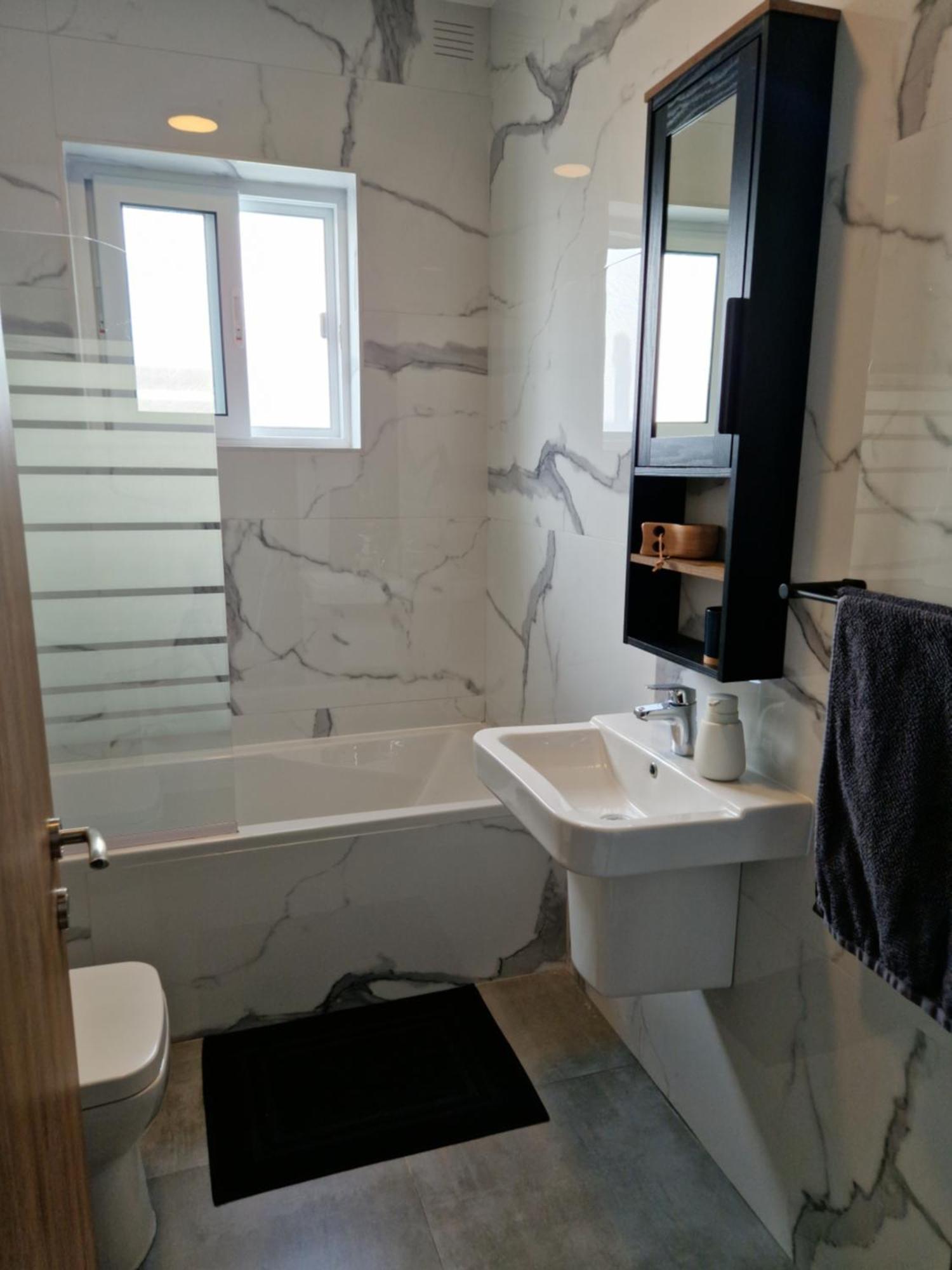 شقة Sea View New Penthouse Terrace & Garage Parking خليج سانت بول المظهر الخارجي الصورة