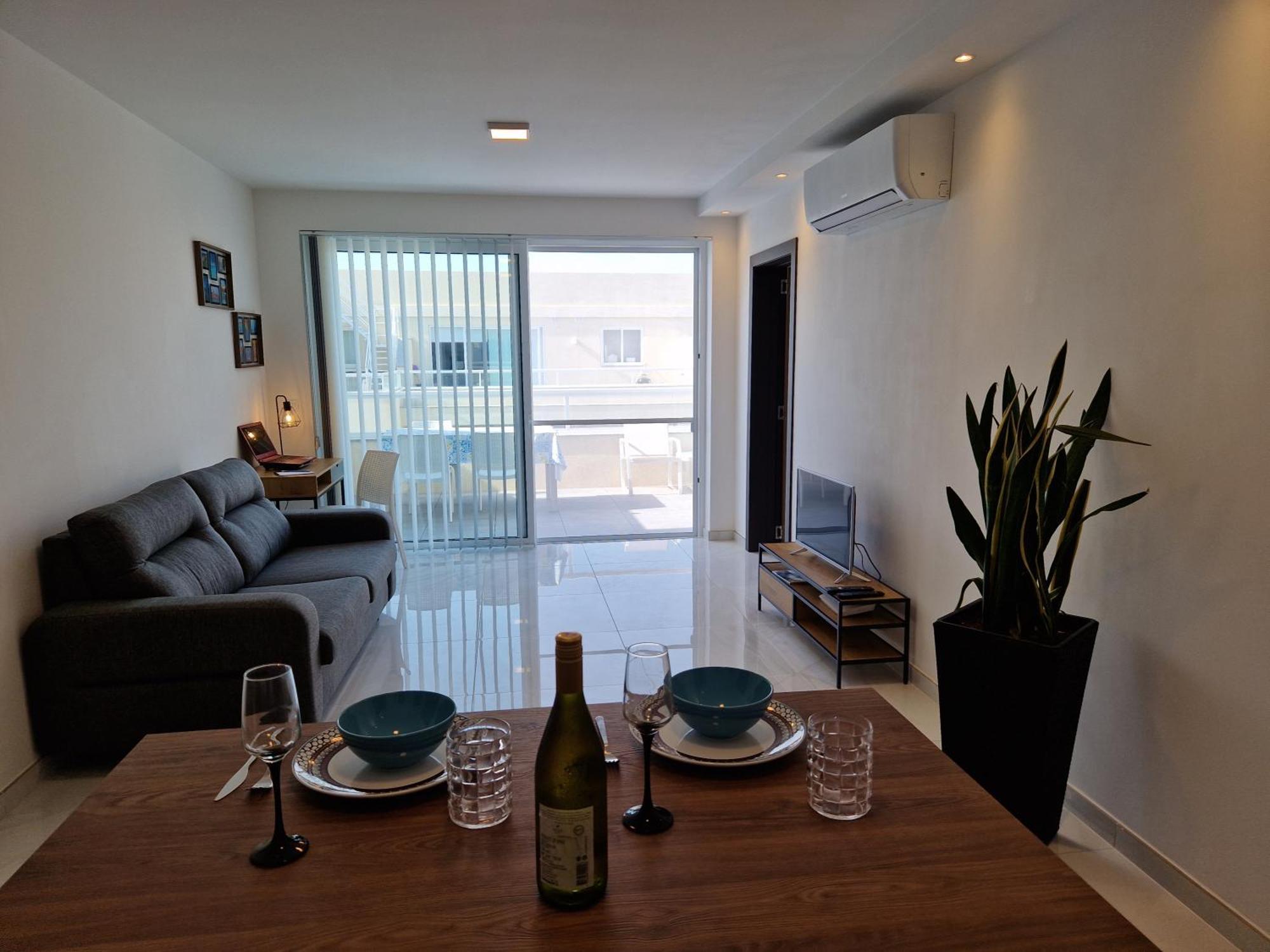 شقة Sea View New Penthouse Terrace & Garage Parking خليج سانت بول المظهر الخارجي الصورة