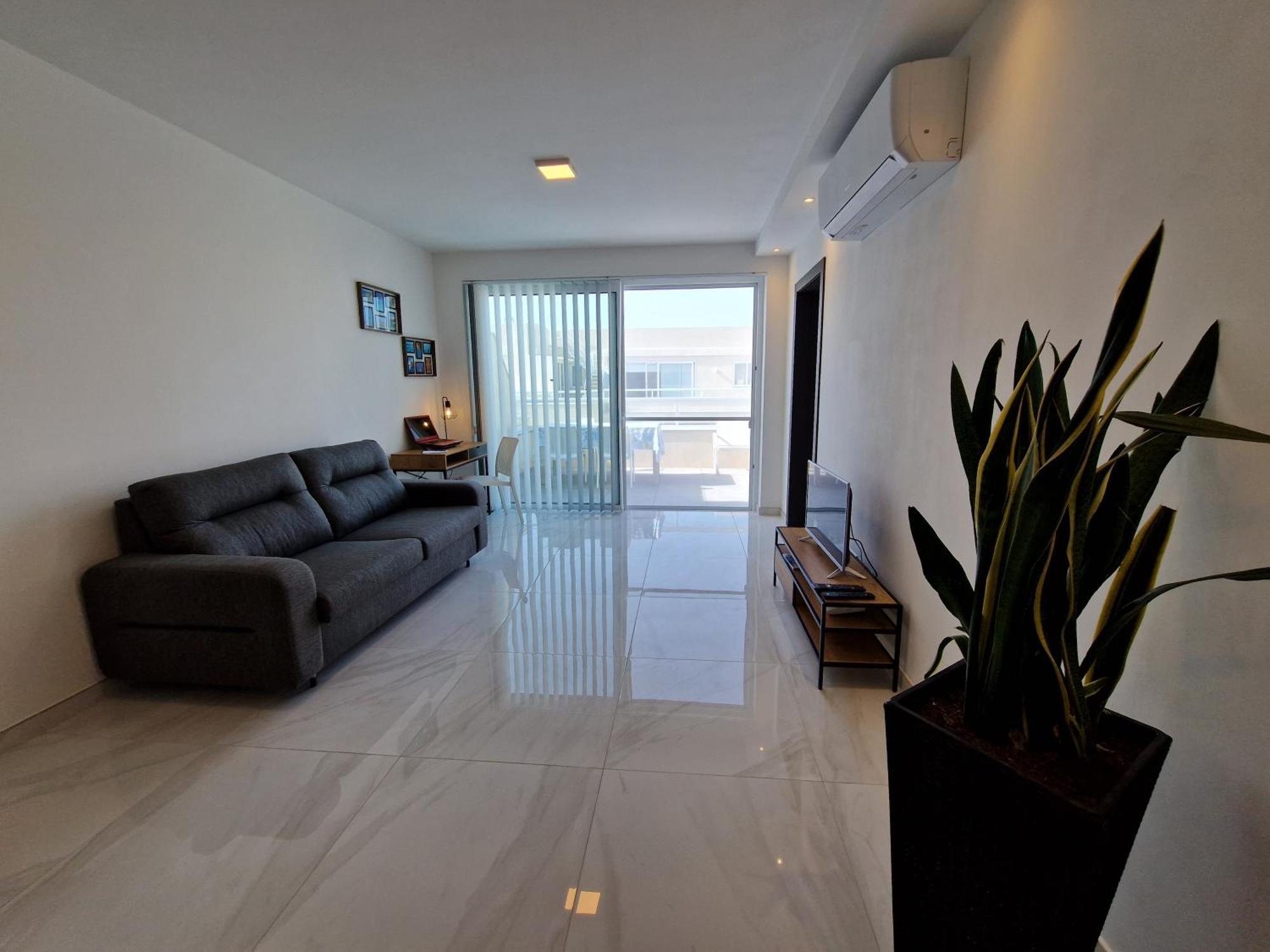 شقة Sea View New Penthouse Terrace & Garage Parking خليج سانت بول المظهر الخارجي الصورة
