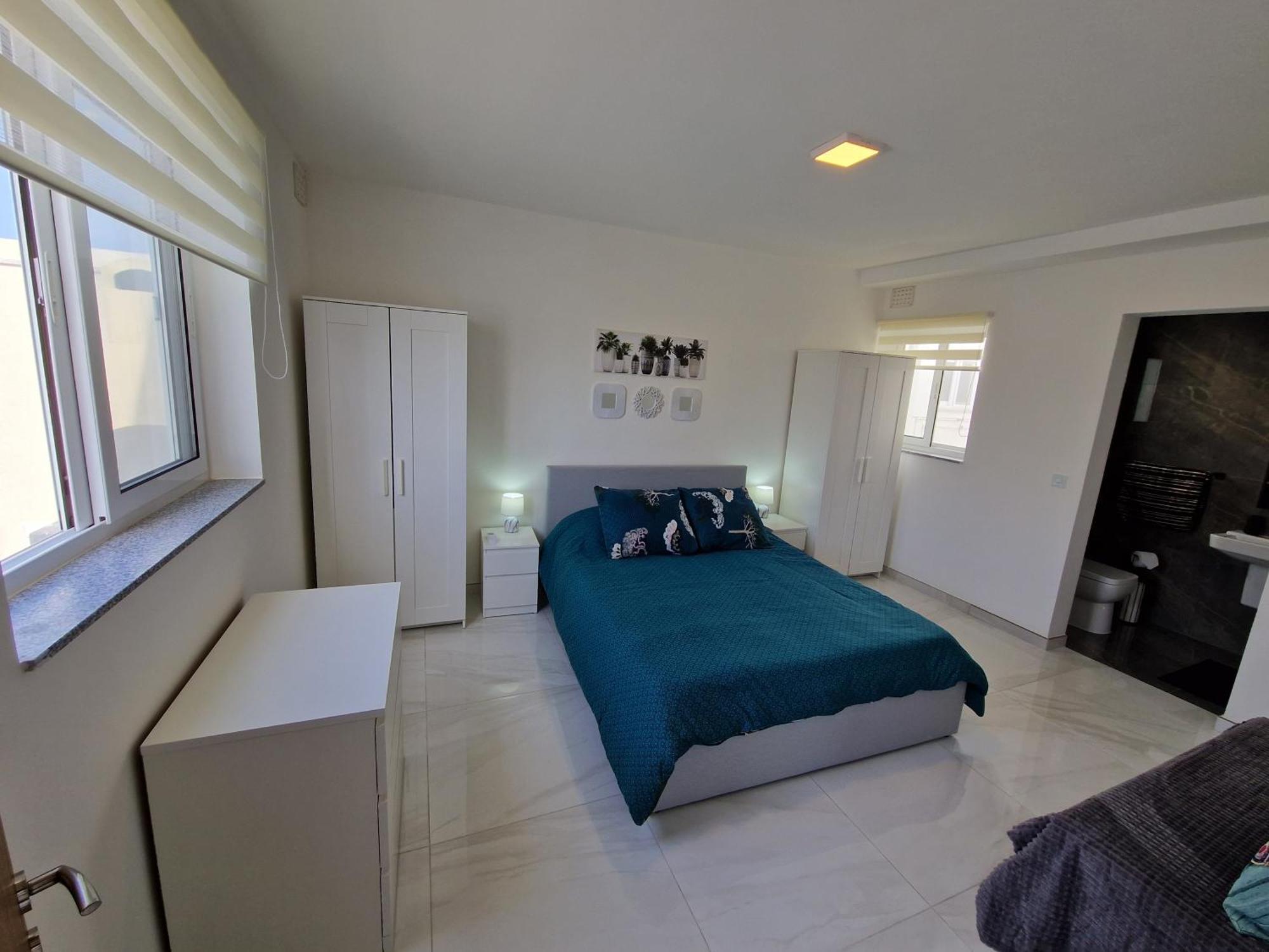 شقة Sea View New Penthouse Terrace & Garage Parking خليج سانت بول المظهر الخارجي الصورة