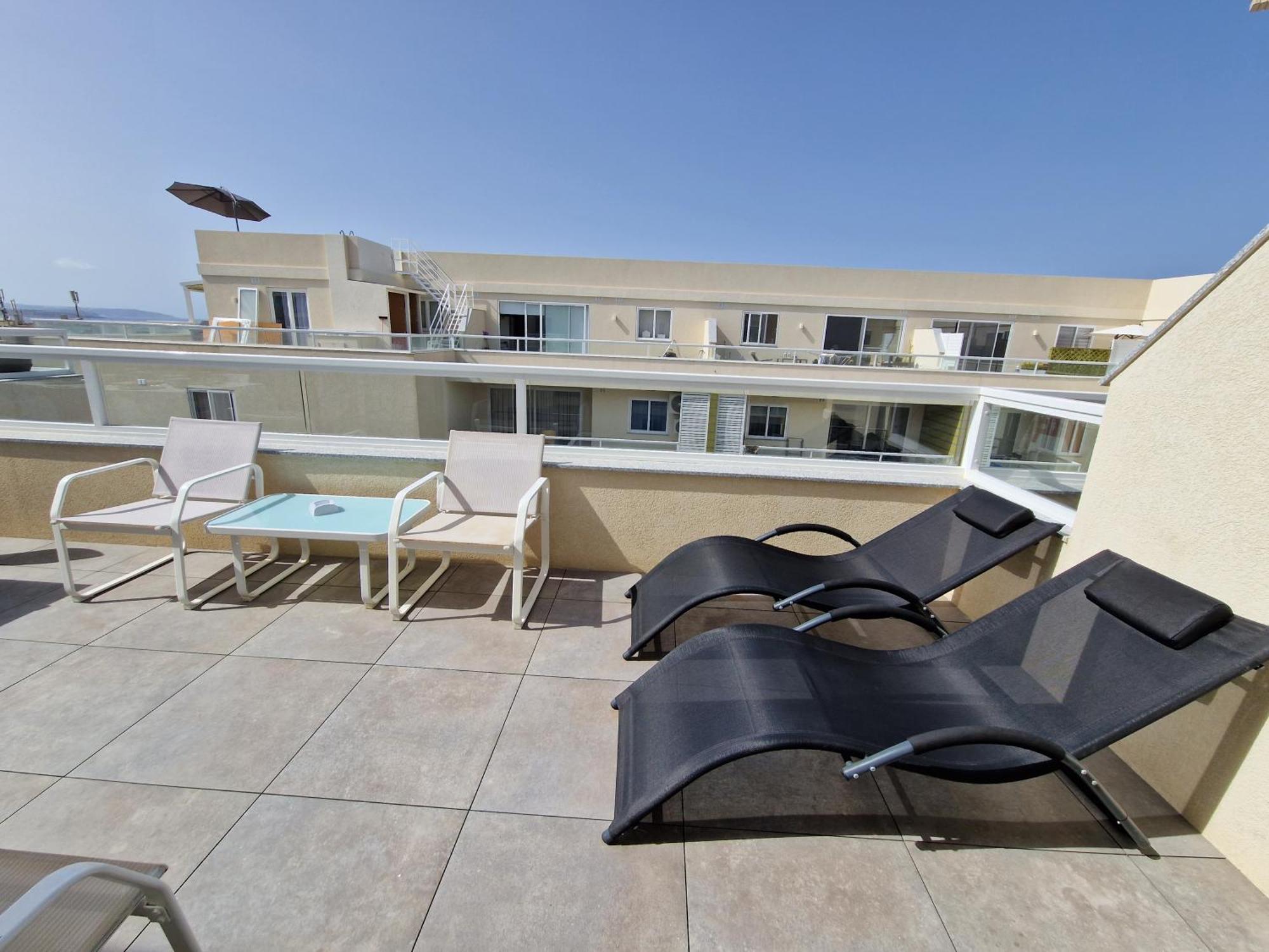 شقة Sea View New Penthouse Terrace & Garage Parking خليج سانت بول المظهر الخارجي الصورة
