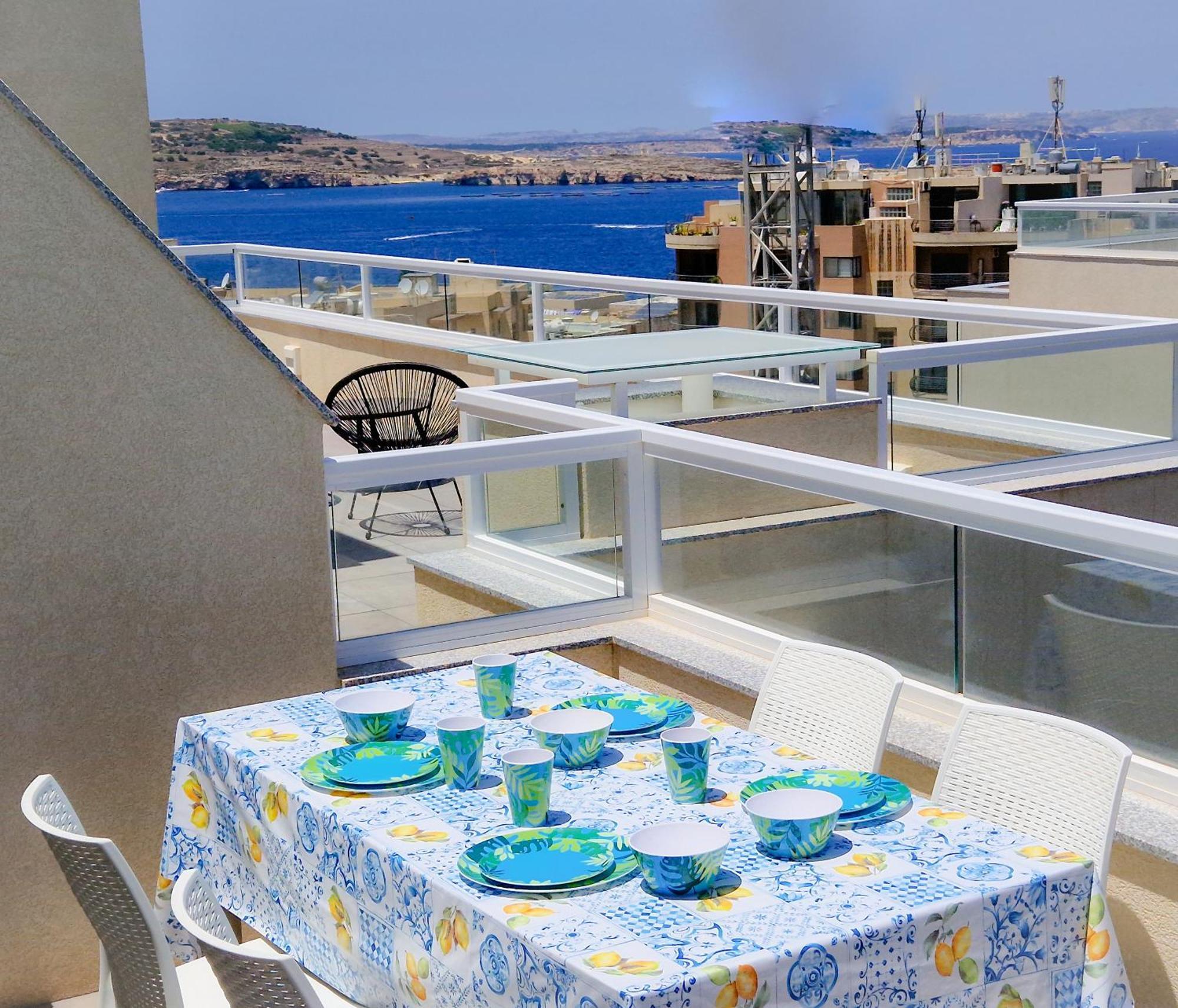 شقة Sea View New Penthouse Terrace & Garage Parking خليج سانت بول المظهر الخارجي الصورة